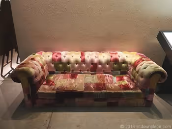 渋谷ヒカリエのヒカキンソファ詳細