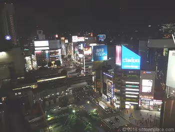 渋谷ヒカリエ11Fスカイロビーからの渋谷の夜景