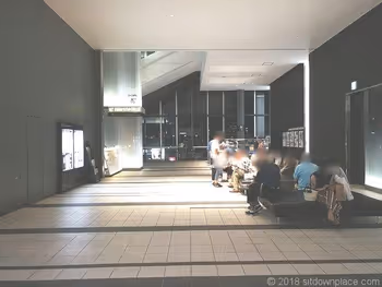 渋谷ヒカリエ11Fスカイロビーの座れる休憩場所