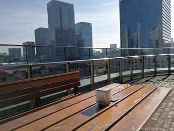 新丸ビル7Fの東京駅が見えるテーブル席