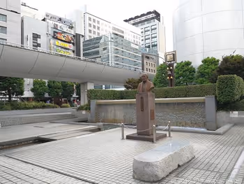 Statue of Sukeshichi Shirai in Kanezuka Park