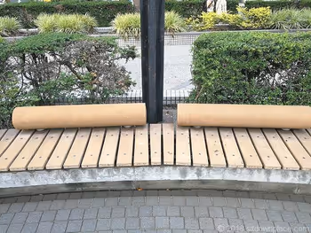 Details of the bench around the object in Kanezuka Park