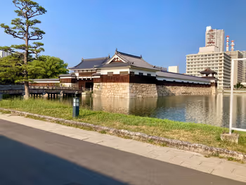 広島城 三の丸 カフェ周辺の写真3