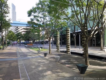 Relaxation spot near the Shiodome Building Traffic Square
