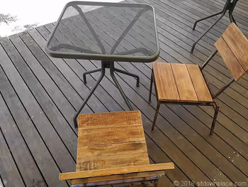 吉祥寺丸井旁七井桥通的桌椅详细