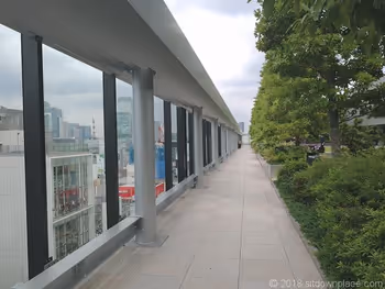 銀座シックス屋上庭園回廊