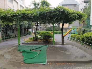 三谷児童遊園の砂場
