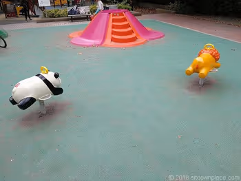 清澄庭園児童公園のリトルポップ