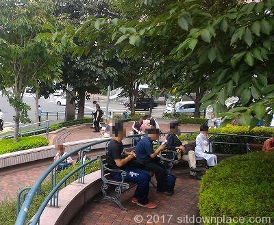 御茶之水站 順天堂醫院 入口花壇附近 休息處 的照片 1