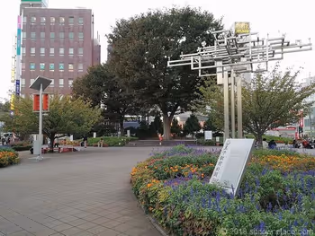 王子駅前公園入口