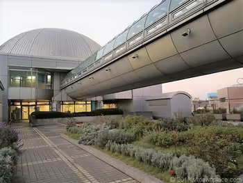 【王子駅】北とぴあ 5F アストロプラザ（屋上庭園）の休憩場所