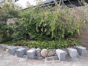蛇崩川緑道のベンチ