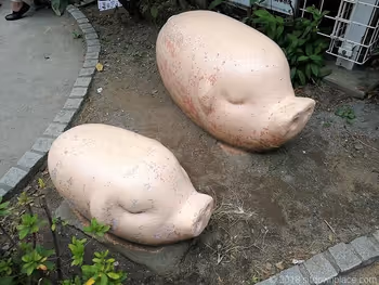 目黑银座儿童游园的小猪的雕塑