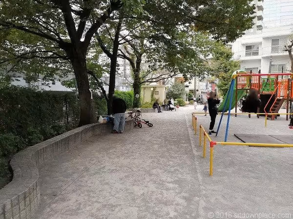 Photo of Nakameguro Station | Rest Spot at Meguro Ginza Children's Park 3