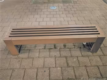 宮地樂器表演廳前長椅的詳細資訊