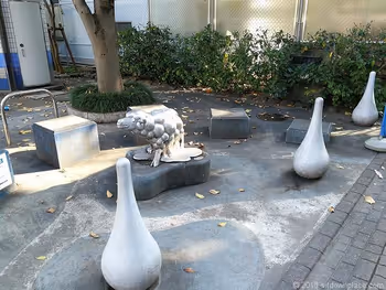 矢口南児童公園入口のオブジェ