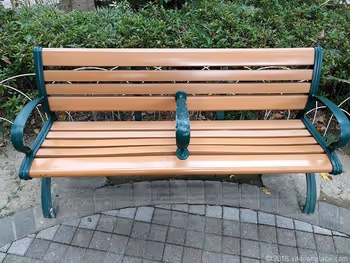 永康公園のベンチ詳細