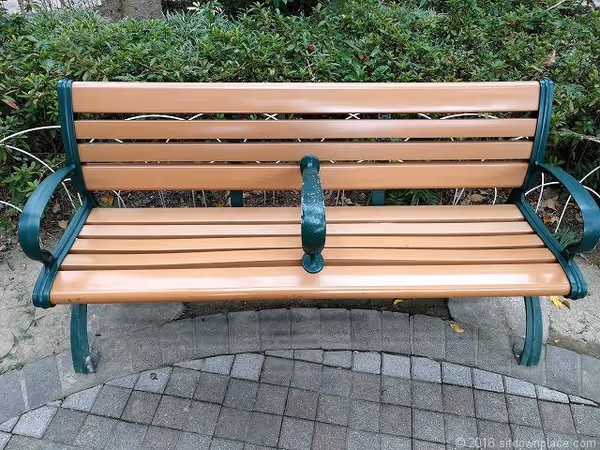 永康公園のベンチの写真6