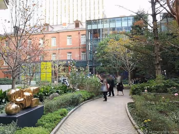 丸之内Brick Square的散步道