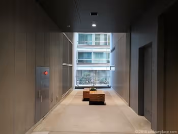 渋谷ストリーム2Fの化粧室前の休憩所