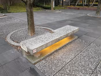 시오노 공원 시나가와 센트럴 가든의 석재 벤치