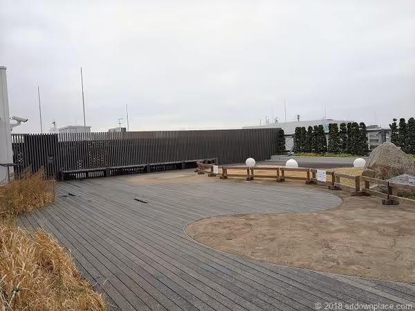 Foto di シァル鶴見 屋上庭園 枯山水 4