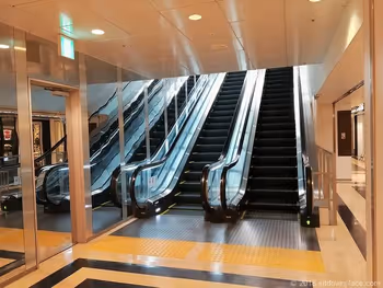 元町・中華街站美國山公園4F的手扶梯