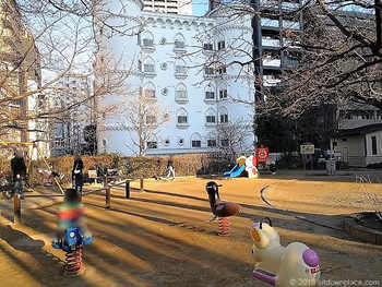 赤坂氷川公園の遊具