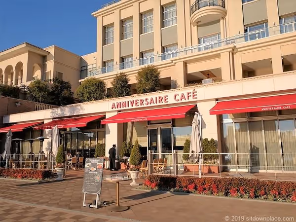 Foto von アニヴェルセル前 2