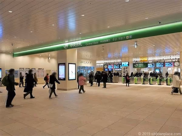 Photo of Chiba Station | Lotus Clock Rest Spot in front of the Central Ticket Gates 1