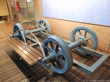 Cart-shaped bench on the 2nd floor deck street of World Porters