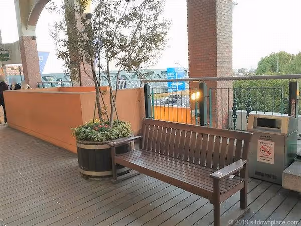 Photo of Minatomirai Station | World Porters 2F Deck Street Rest Spot 6