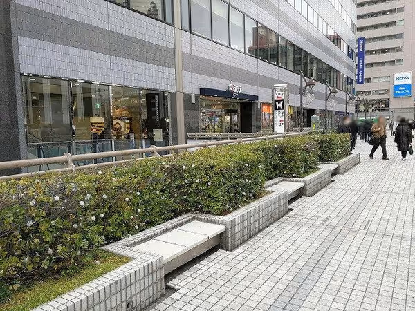 西口ペデストリアンデッキの写真2