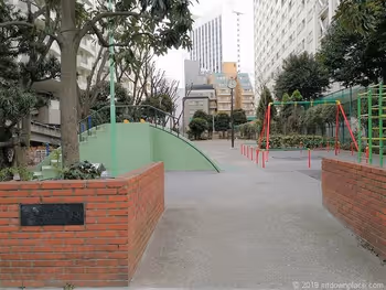 芝五丁目児童遊園入口