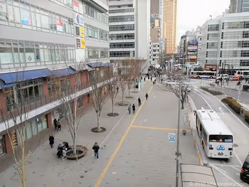 田町駅東口なぎさテラス前