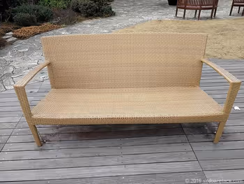 Paper cord-style bench in Q-COURT at Shinjuku Marui Main Building