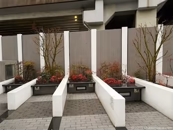 KDX武蔵小杉ビル横の休憩スペース