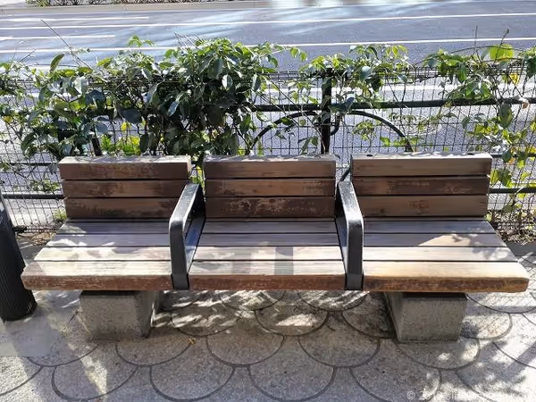 芝郵便局前の写真2