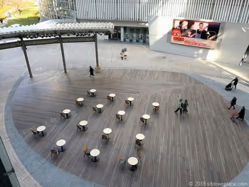 六本木ヒルズアリーナの休憩スペース