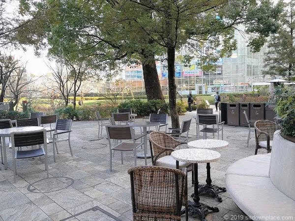 六本木ヒルズ ヒルサイドB2F 休憩スペースの写真2