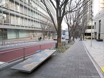 六本木榉木坂的艺术“波纹”