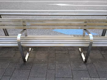 六本木榉木坂的艺术“公园长椅”的座面