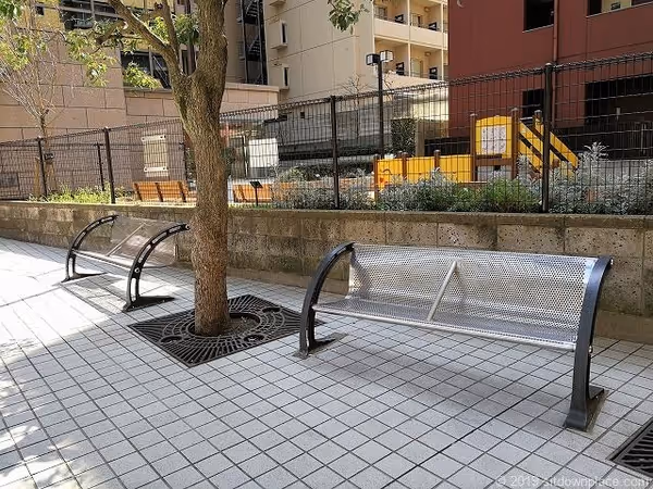 Photo of Kamiyacho Station | Rest area in front of Nishikubo Tomoe-cho Children's Park and Marine Building 6