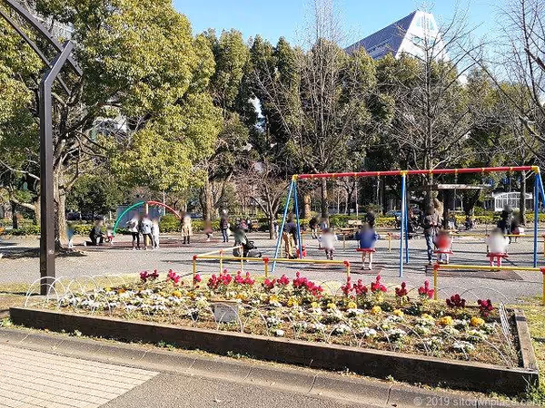 Photo of Onarimon Station | Shiba Park Lot 4 Bench with a View of Tokyo Tower 6