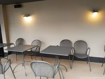 銀座松屋屋上広場のテーブル席