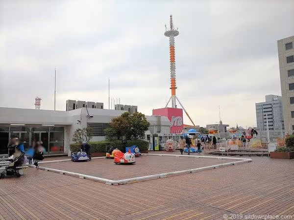 Foto von 高島屋の屋上休憩スペースとプレイランド 3