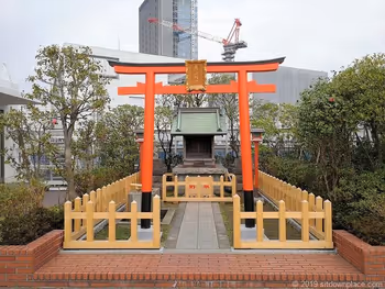 高島屋屋上の最上稲荷