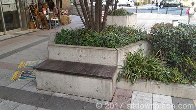 マルマンストア前 公開空地の写真1