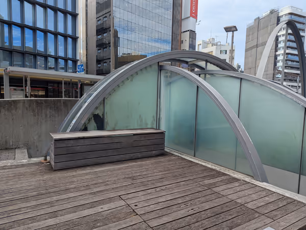 西口駅前広場の写真3