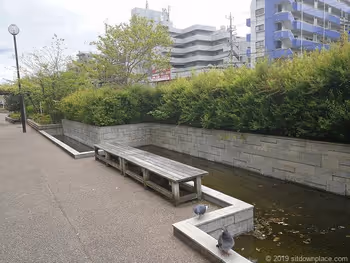 五ヶ村掘緑地のモニュメント